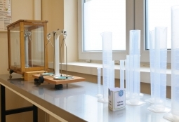 Galeria | WUMed | Pracownie biochemii i mikrobiologii | Zdjęcie: 19