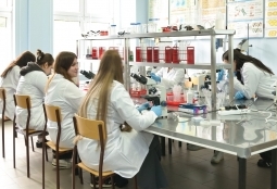 Galeria | WUMed | Pracownie biochemii i mikrobiologii | Zdjęcie: 10
